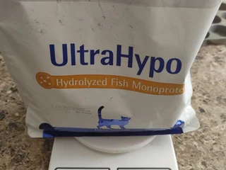 Гипоаллергенный корм для кошек VetLife UltraHypo, пачка 2кг, осталось больше половины, кошку перевели на другую диету.