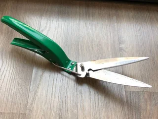 Ножницы для газона и травы