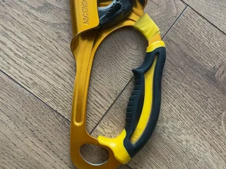 Подъемное устройство жумар Petzl