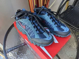 Женские кроссовки Nike Air Humara QS