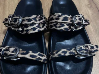 Шлепанцы Zara 38 размера