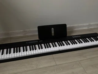 Продаю портативный синтезатор 🎹