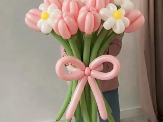 Большие цветы из воздушных шаров