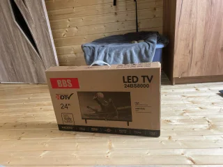 Телевизор LED 24 дюйма
