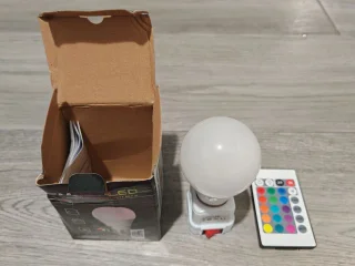 Умная разноцветная лампа E27 (RGB)