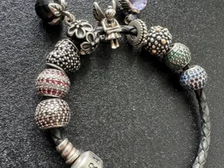 Браслет Pandora кожаный серый