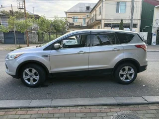 Автомобиль Ford 2014