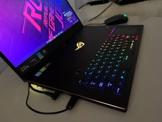 Игровой ноутбук ASUS ROG Zephyrus S GX701 с комплектом