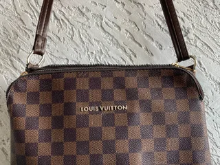 Чёрный кошелёк Chanel