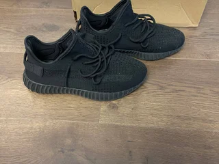 adidas Yeezy Boost 350 V2 (реплика)