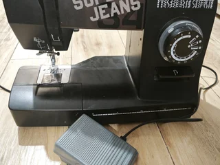 Швейная машина Toyota Super Jeans 34