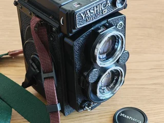 Фотоаппарат Yashica Mat 124G