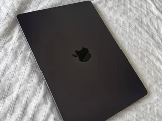 MacBook Pro M5 16 ГБ / 512 ГБ