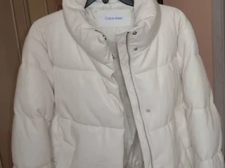 Куртка Calvin Klein с этикеткой