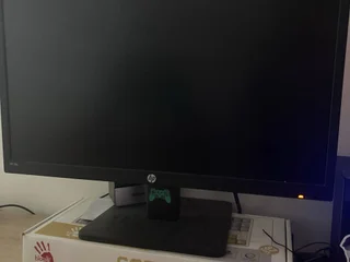 Набор: Монитор 144Hz, компьютерное кресло и bluetooth-колонки