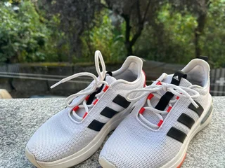 Кроссовки Adidas белые