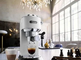 Кофемашина De'Longhi Dedica Style EC685.W