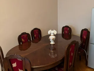 Большой стол с 6 стульями