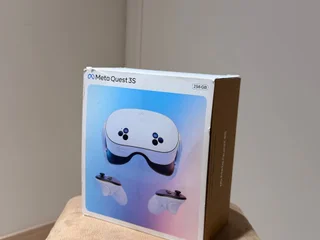 VR-гарнитура Meta Quest 3s 256GB