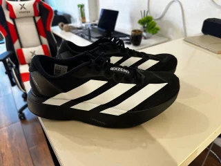 Кроссовки adidas беговые