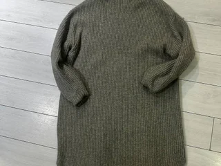 Свитер серый H&M платье