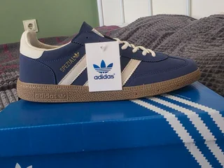 Одежда Adidas и Tommy Hilfiger