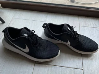 Кроссовки Nike