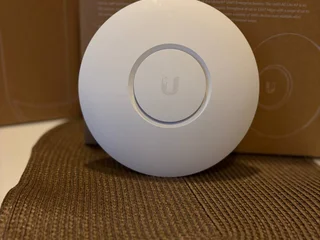 Wi-Fi точка доступа Ubiquiti UniFi UAP-AC-Lite