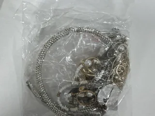 Украшения (колье, браслеты, серьги, кольца, цепочки, чокер)