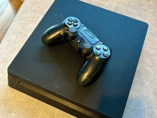 PlayStation 4 (PS4) Slim 500GB