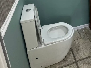 Новый унитаз