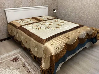 Покрывало с наволочками на двуспальную кровать