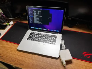 MacBook Pro 15" Retina Mid 2015 i7 16GB 512GB