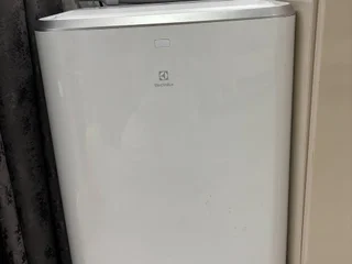 Напольный кондиционер Electrolux