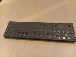 Синтезатор Op-z