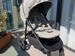 Прогулочная коляска Joie Litetrax Pro Air