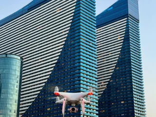 Квадрокоптер DJI Phantom 4 Pro