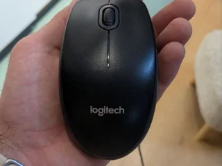 Мышь Logitech проводная