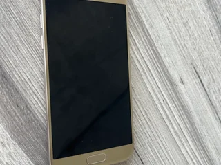 Набор техники: iPod, модем, монитор