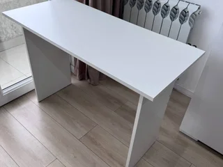 Письменный компьютерный стол белый