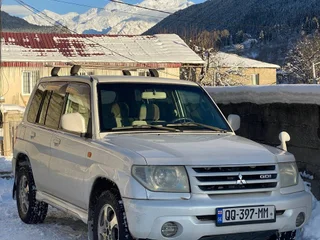 Mitsubishi Pajero IO