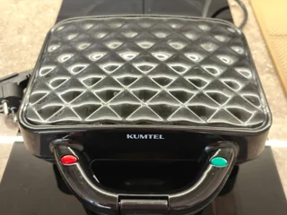 Вафельница Kumtel