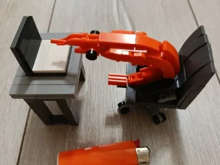 Фигурка креветки из Lego