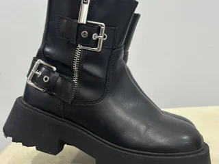 Ботинки Zara для девочки р. 32