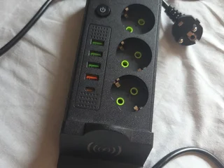 Удлинитель с USB разъемами и беспроводной зарядкой
