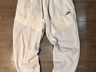 Спортивные штаны Nike Tech Fleece