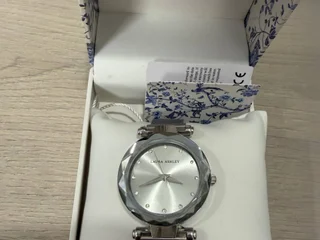 Часы Laura Ashley и браслет Pandora