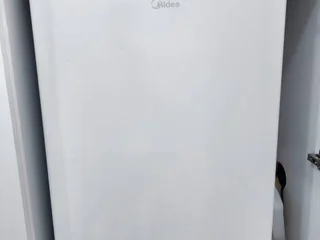 Холодильник Midea 93л