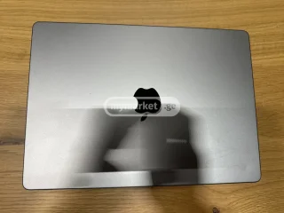 Ноутбук Apple