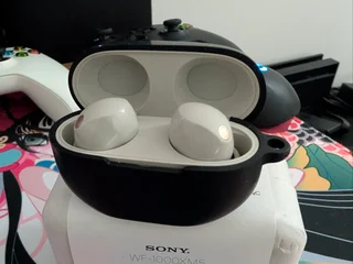 TWS наушники Sony WF-1000XM5 с чехлами